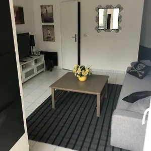  Hébergement de vacances Jolie Petite Maison France